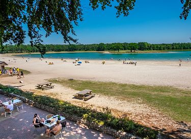 Luxe glamping met stortdouche bij een meer - 12