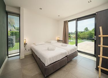 Villa moderne sur l'eau (8 personnes) avec climatisation - 14