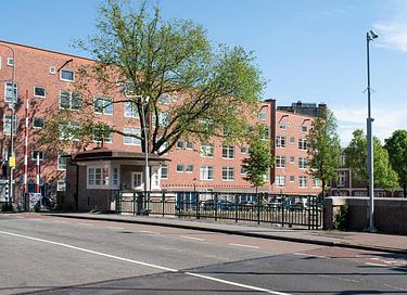 Dormir dans la maison d'un maître de pont à Amsterdam - 11