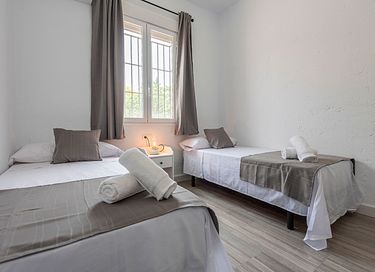 Vakantiehuis met veel ruimte en mooi zwembad - 15