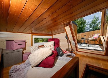Tiny House with Private Jacuzzi  - 9