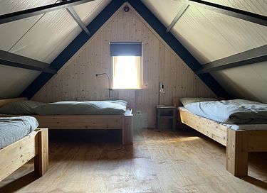 Lodge naturel dans une forêt nourricière - 12