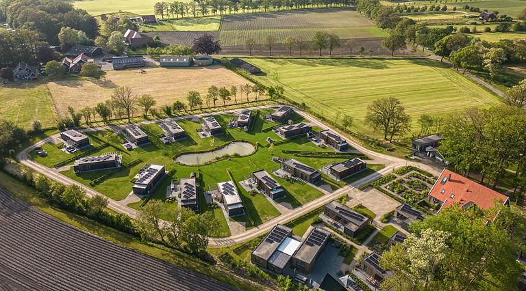 Luxuriöse Lodge am Wasser mit privatem hottub - 1