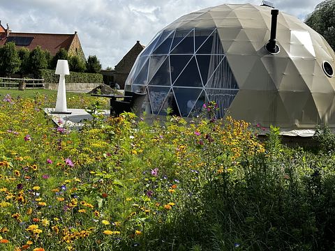 Romantische glamping Dome met privé hottub - 5