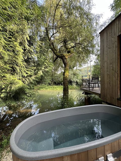 Tiny house with waterfront wellness - 4
