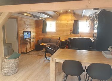Private forest cottage with fireplace - 9