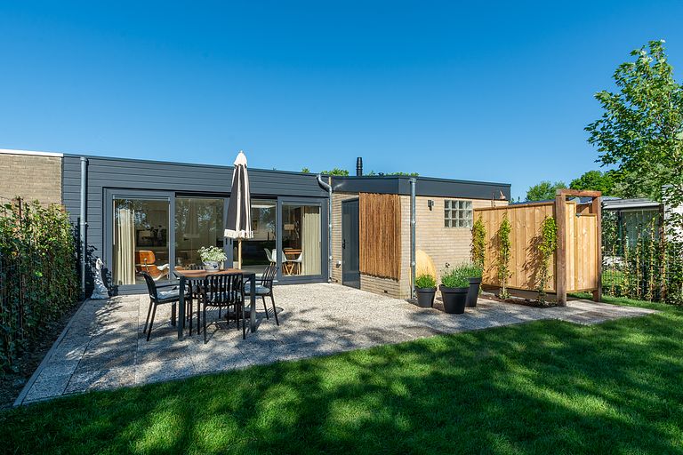 Attractive bungalow with outdoor shower - 1