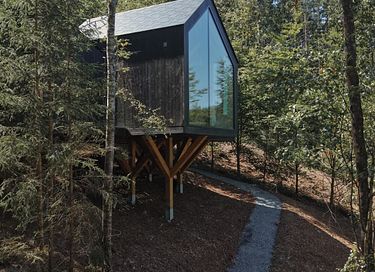 A unique overnight stay among the trees - 12