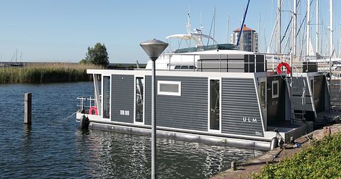 Houseboat (max 4 pers) in harbor Lelystad - 2