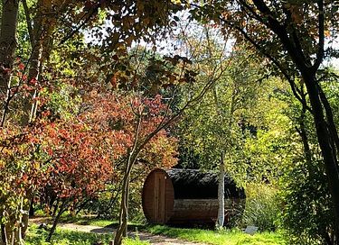 Uniek tiny house met hottub aan het water - 16