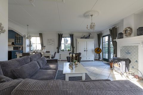 Child-friendly holiday home by the playground - 4