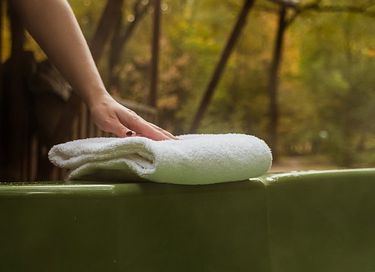 Tenda safari con hot tub privata nel bosco - 13