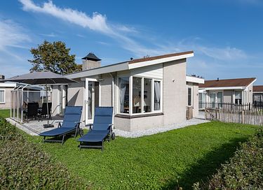 Bungalow with sauna in a nice vacation park - 16
