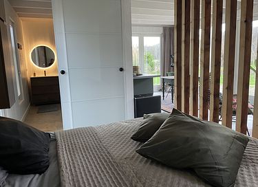 Spend the night in an orangery with hot tub - 10