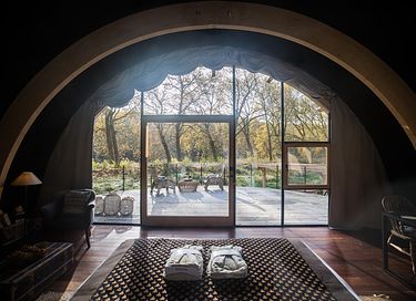 Luxe privé glamping aan het water met hottub - 4