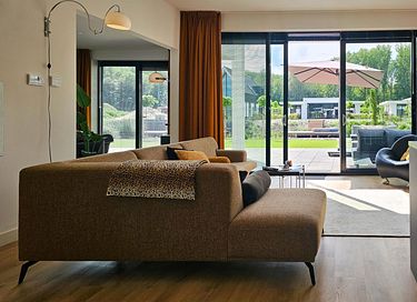 6-person waterfront vacation villa - 6