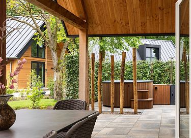 Spacious villa with hot tub and sauna - 3