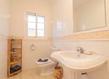 Villa met zwembad en prachtig uitzicht - 9