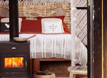 Overnachten in een boutique yurt met hottub - 6