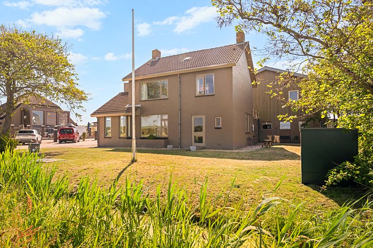 Hübsches Familienhaus mit Alkovenbett und Bällebad - 1