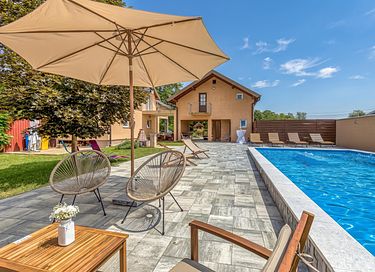 Group accommodation with private pool and sauna - 22