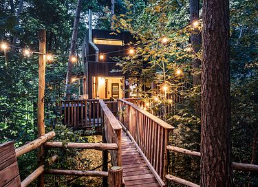 Unique treehouse (5p) with private hot tub - 2
