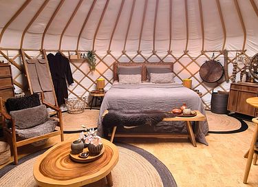 Luxe yurt met houtkachel en privé sanitair - 8