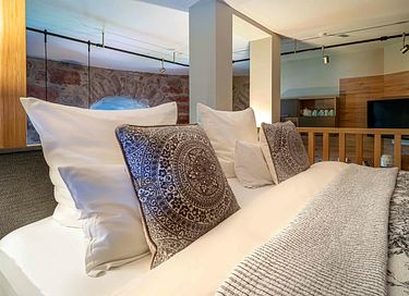 Luxe wellness suite in romantische toren - 13