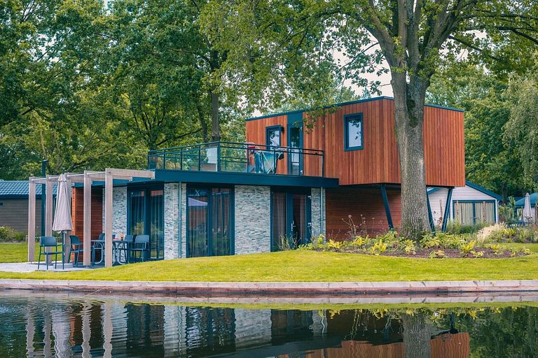 Holiday home for 8 by the water - 1