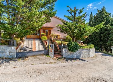 Green holiday home with terrace and views - 37