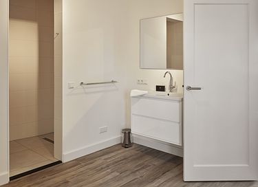 Vakantiehuis (6p) direct aan het water - 16