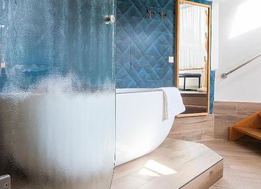 Luxury garden suite in island boutique hotel - 12