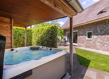 Vrijstaand vakantiehuis met privé wellness