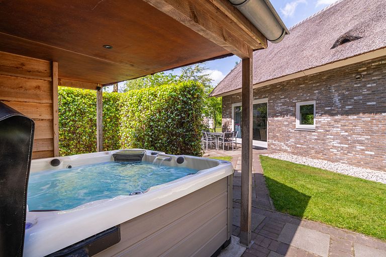Detached holiday home with private wellness - 1