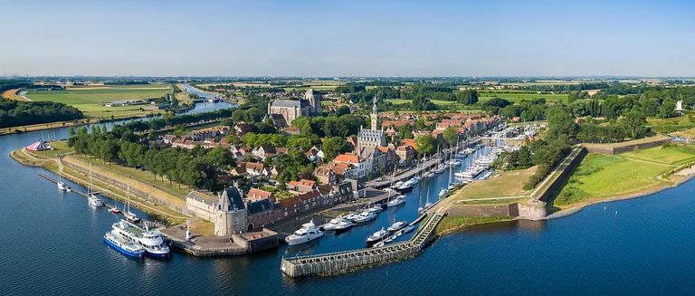 Nuitée dans une maison de maître sur le port - 1