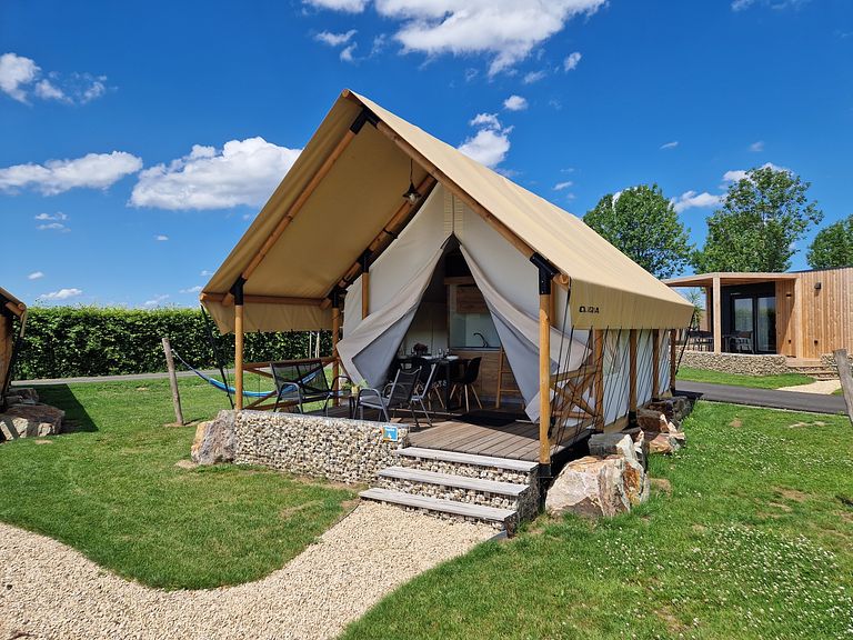 Spacious glamping tent for 4 people in Limburg - 1