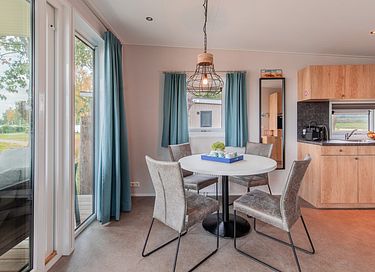 Pavillon pour 4 personnes au bord d'un lac récréatif - 7