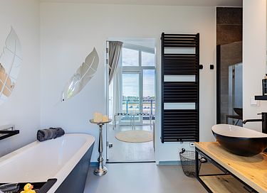 Penthouse on the beach with large balcony - 14