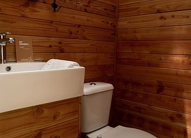 Waterfront teahouse with hot tub - 16