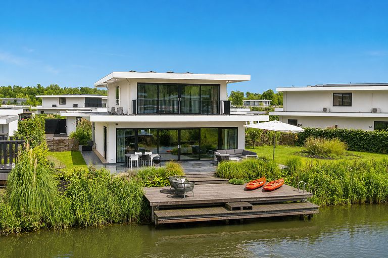 Spacieuse villa sur l'eau pour 6 personnes - 1