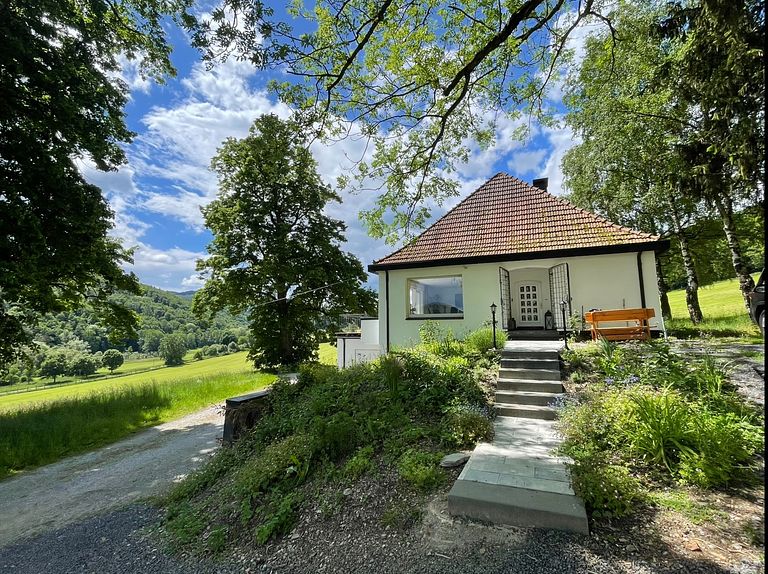 Haus im Sauerland mit privatem Hallenbad - 1