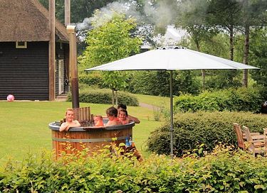 Hooiberg huisje met eigen hottub - 11