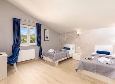 Spacious apartment with sea view and balcony - 34