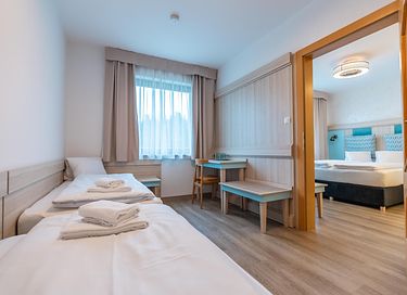 Chambre de luxe à 4 personnes dans un parc près d'un lac - 5