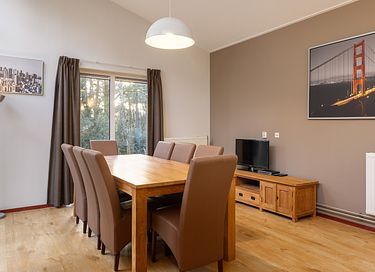 8-persoons huisje in een bosrijke omgeving - 4