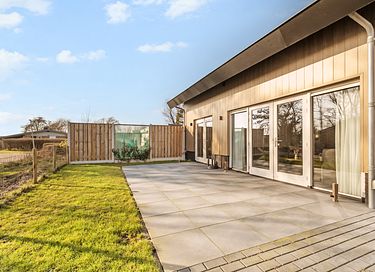 Modern house with bath close to the sea - 36