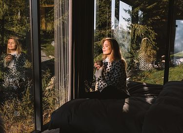 Breathtaking mirror house in Norway - 12