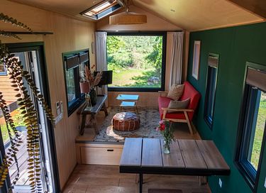 Atmospheric overnight stay in a tiny house - 3