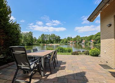 Ruime 8-persoons vakantiewoning aan het water - 22