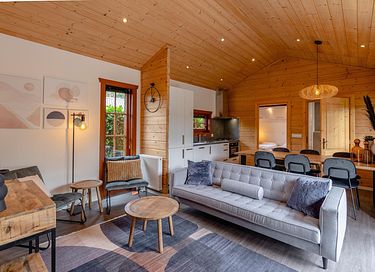Wooden chalet near a natural lake - 7